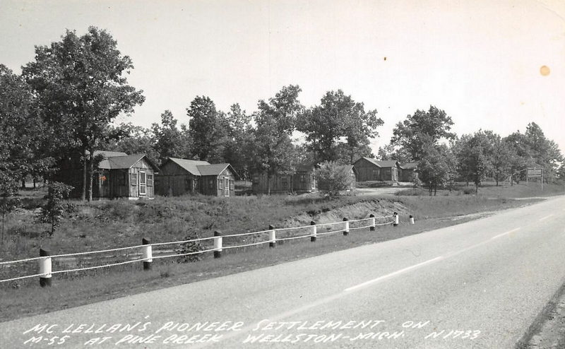 Pine Creek Lodge (McLellans Pioneer Settlement) - Vintage Postcard